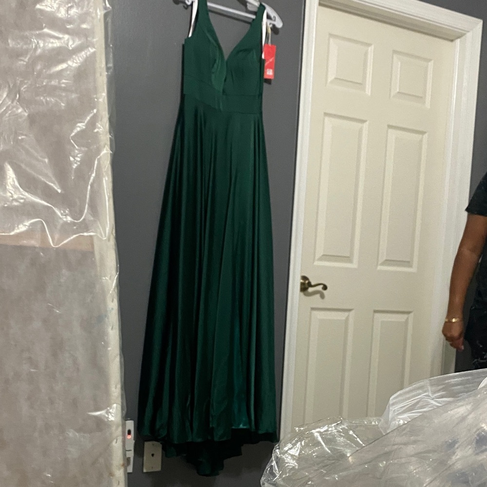 Elegant Green Evening Gown